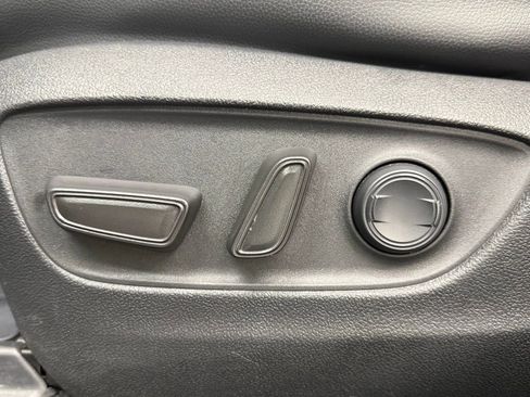 Certified 2024 Toyota Highlander XLE image 18