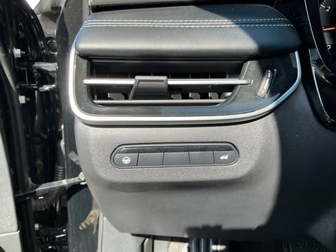 Used 2023 INFINITI QX60 Luxe w/ Cargo Package FWD image 13