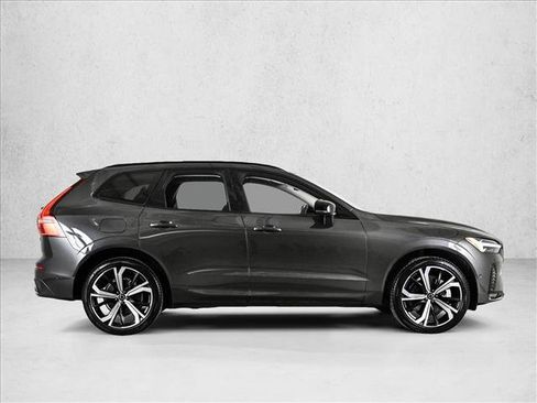 Used 2023 Volvo XC60 B6 Ultimate image 4