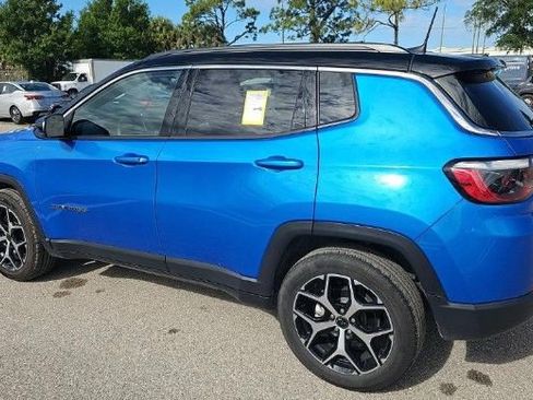 Used 2025 Jeep Compass Limited AWD/4WD image 2