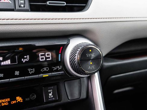 Certified 2020 Toyota RAV4 Limited image 35