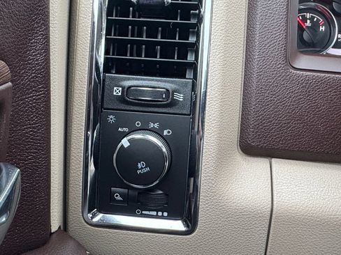 Used 2018 RAM 1500 Laramie w/ Convenience Group AWD/4WD image 15