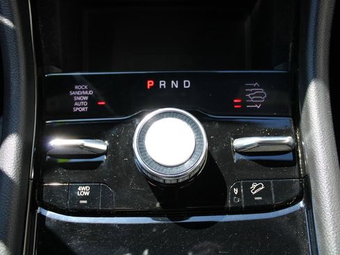 Used 2021 Jeep Grand Cherokee L Overland w/ Luxury Tech Group IV AWD/4WD image 24