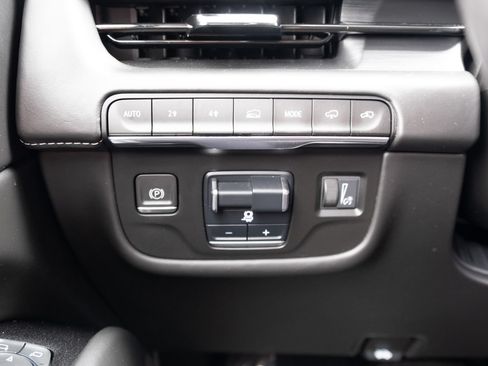 Used 2022 Cadillac Escalade Sport Platinum AWD/4WD image 9