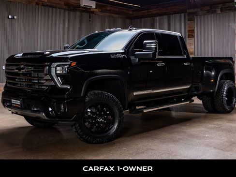 Used 2024 Chevrolet Silverado 3500 High Country w/ High Country Premium Package image 5