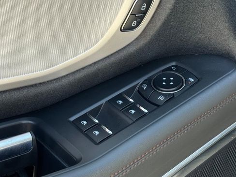 Used 2025 Ford Expedition Active AWD/4WD image 18