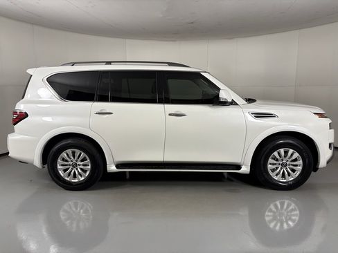 Used 2023 Nissan Armada SV image 9