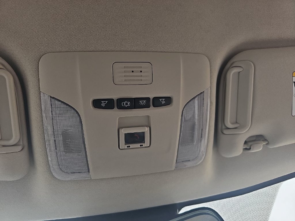 Used 2022 Toyota Corolla LE w/ Carpet Mat Package (TMS) FWD image 30