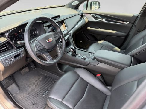 Used 2023 Cadillac XT5 Premium Luxury w/ LPO, Floor Liner Package FWD image 10