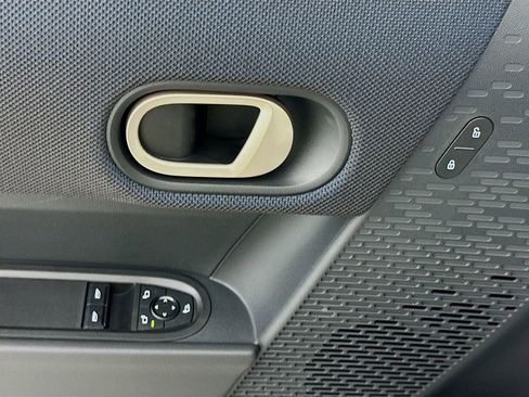 Certified 2025 MINI Cooper S image 19