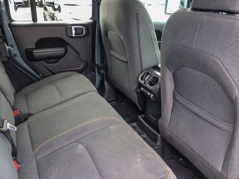 Used 2024 Jeep Wrangler Unlimited AWD/4WD image 18