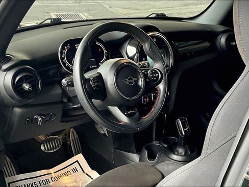 Used 2021 MINI Cooper 2-Door Hardtop image 10