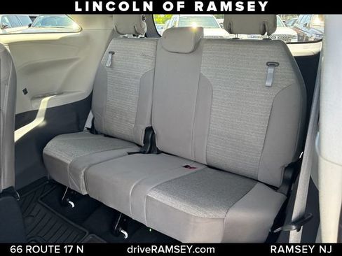 Used 2023 Toyota Sienna LE FWD image 21