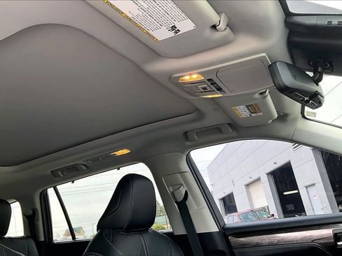 Used 2020 Toyota Highlander Platinum AWD/4WD image 29