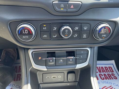 Used 2024 GMC Terrain SLE w/ Driver Convenience Package AWD/4WD image 22