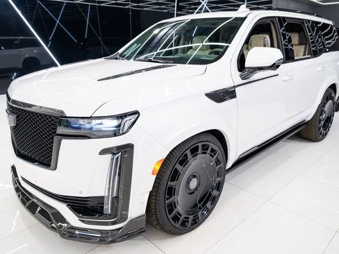 Used 2024 Cadillac Escalade Sport Platinum w/ LPO, ONYX Package image 25