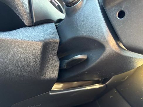 Used 2022 Toyota RAV4 LE image 22