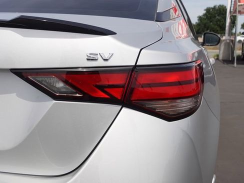 Used 2021 Nissan Sentra SV FWD image 6