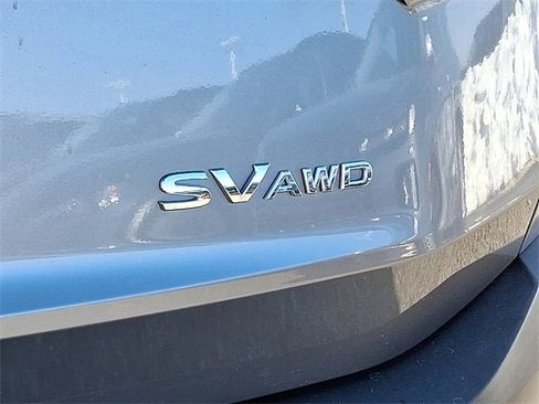 Used 2023 Nissan Rogue SV image 31