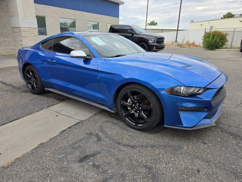 Used 2019 Ford Mustang Coupe w/ Black Accent Package RWD image 9