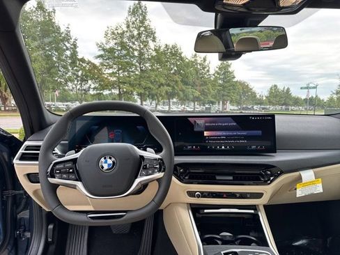 Certified 2025 BMW 330i xDrive Sedan w/ Premium Package AWD/4WD image 12