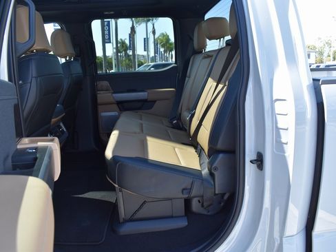 Used 2025 Ford F450 Lariat w/ FX4 Off-Road Package image 16