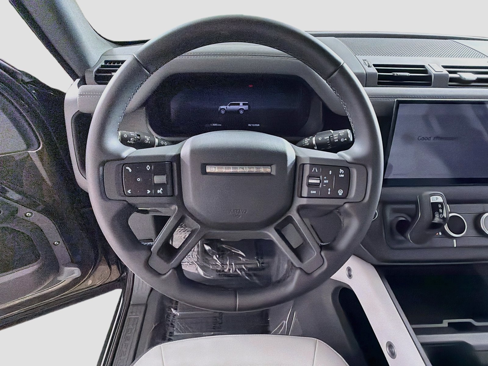 Certified 2025 Land Rover Defender 130 X-Dynamic SE AWD/4WD image 11
