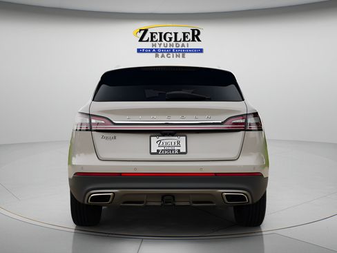 Used 2022 Lincoln Nautilus Reserve w/ Class II Trailer Tow Package AWD/4WD image 6