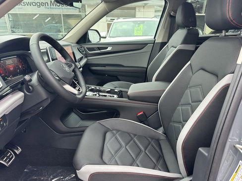 New 2026 Volkswagen Atlas Peak Edition AWD/4WD image 17