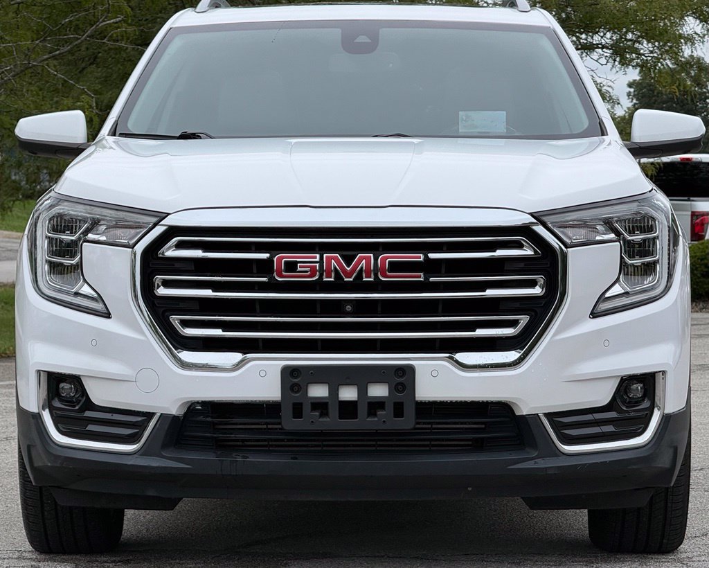 Used 2022 GMC Terrain SLT w/ Infotainment Package II AWD/4WD image 8
