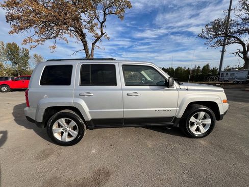 Used 2014 Jeep Patriot Sport w/ Power Value Group AWD/4WD image 5