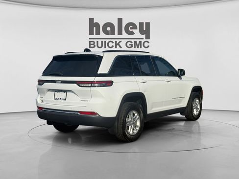 Used 2025 Jeep Grand Cherokee Laredo w/ Luxury Tech Group I image 5