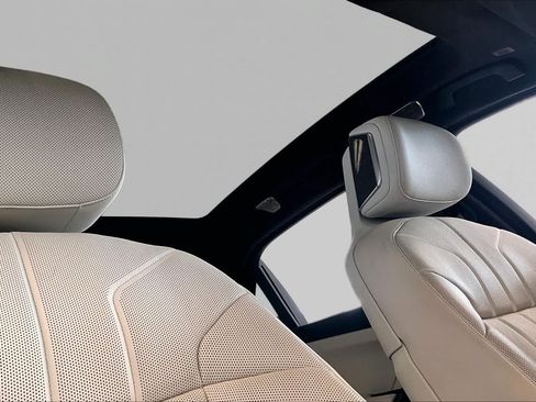 Used 2023 BMW 740i w/ Executive Package RWD image 13