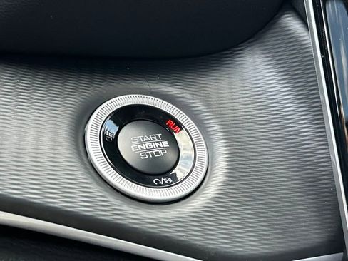 New 2024 Jeep Grand Cherokee Altitude image 35