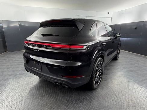 Certified 2025 Porsche Cayenne S AWD/4WD image 7