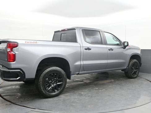 Used 2026 Chevrolet Silverado 1500 LT Trail Boss w/ LT Trail Boss Premium Package AWD/4WD image 9