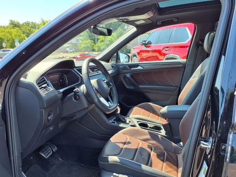Used 2024 Volkswagen Tiguan SEL R-Line AWD/4WD image 23