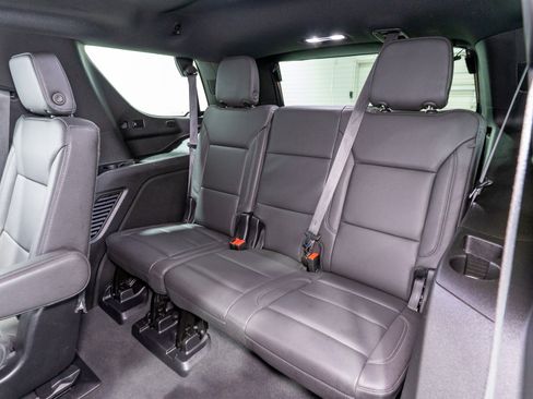 Used 2024 Chevrolet Tahoe Z71 w/ Luxury Package AWD/4WD image 32