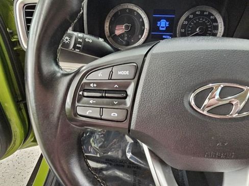 Used 2021 Hyundai Venue SEL FWD image 11