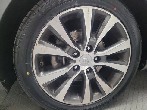 Used 2018 Hyundai Elantra GT FWD image 31