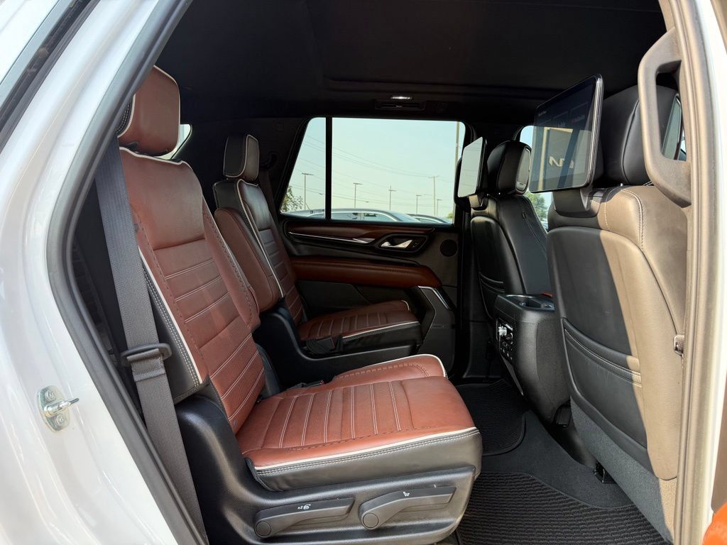 Used 2023 GMC Yukon Denali Ultimate AWD/4WD image 29
