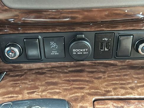 Used 2020 Nissan Armada Platinum w/ Captain's Chairs Package RWD image 28
