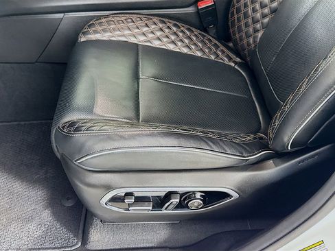 Used 2022 Jeep Grand Cherokee Summit w/ Luxury Tech Group V image 20