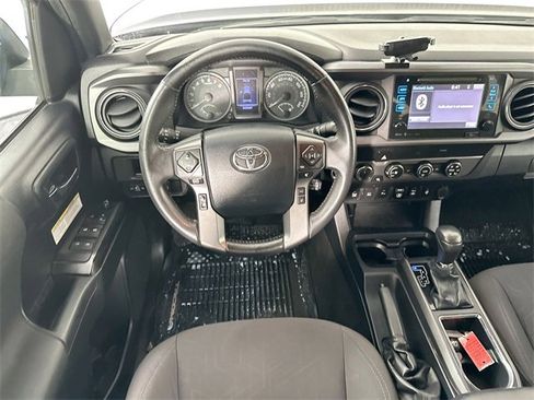 Used 2019 Toyota Tacoma TRD Off-Road image 10