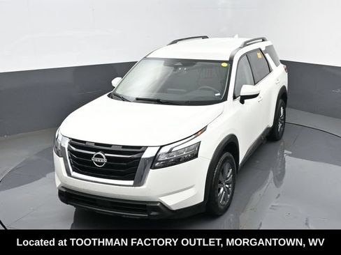 Used 2025 Nissan Pathfinder SV AWD/4WD image 22