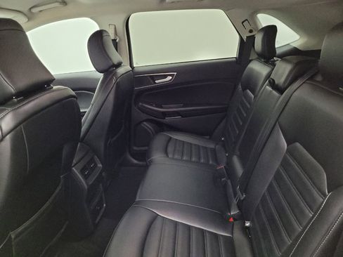 Used 2023 Ford Edge SEL image 18