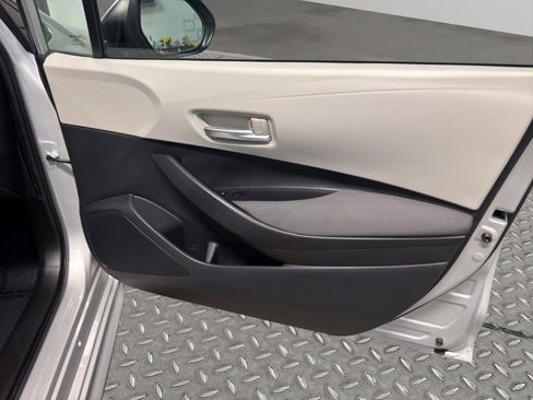 Used 2020 Toyota Corolla LE image 20