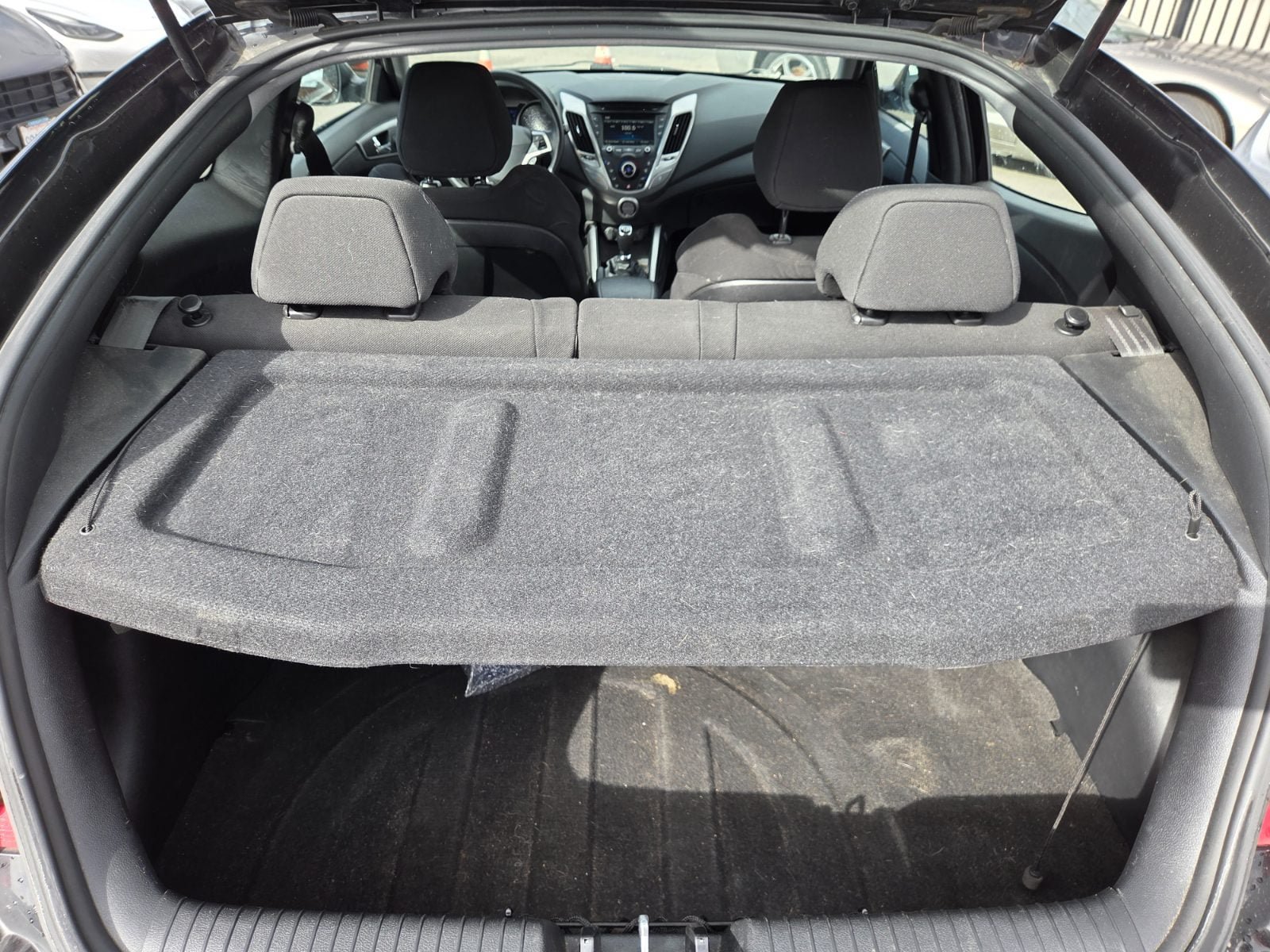 Used 2016 Hyundai Veloster FWD image 9