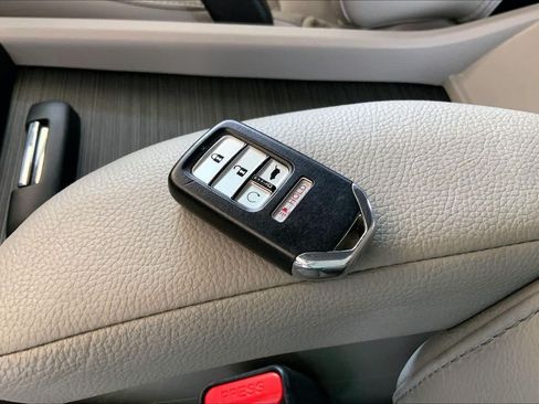 Used 2022 Honda Pilot Touring image 15