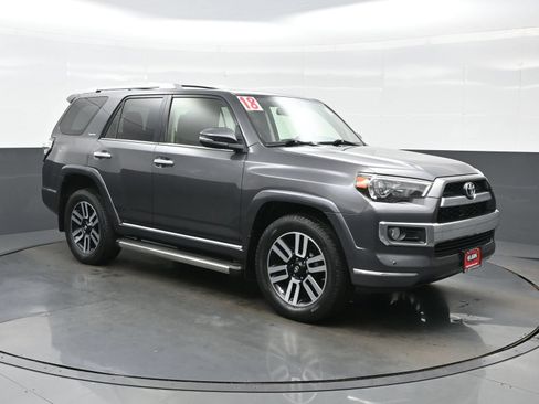 Used 2018 Toyota 4Runner Limited AWD/4WD image 8